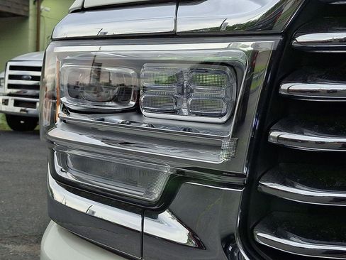 Used 2024 RAM 2500 Limited AWD/4WD image 9