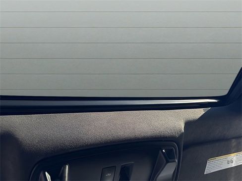 Used 2016 Cadillac Escalade Platinum image 21