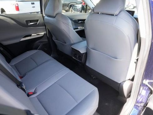 Used 2021 Toyota Venza Limited image 14