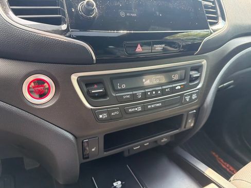 Used 2024 Honda Passport TrailSport image 34