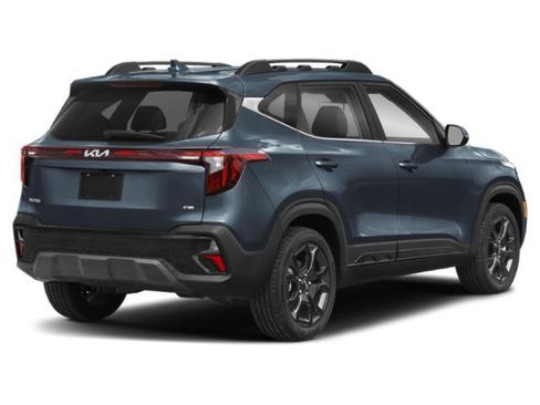Used 2024 Kia Seltos X-Line AWD/4WD image 2