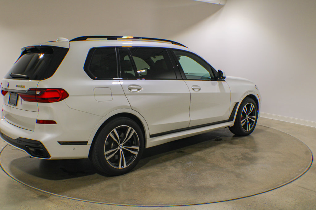 Used 2020 BMW X7 M50i w/ Dynamic Handling Package AWD/4WD image 6
