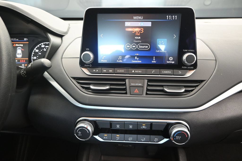 Used 2025 Nissan Altima 2.5 S FWD image 28