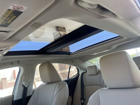 Used 2021 Lexus ES 350 w/ Premium Package FWD image 19