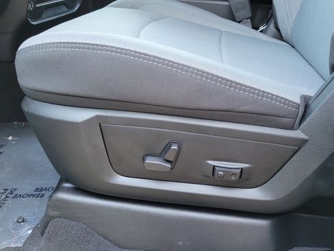 Used 2024 RAM 2500 Big Horn w/ Towing Technology Group image 9