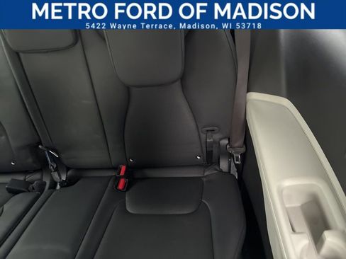 Used 2024 Kia Carnival SX Prestige image 41