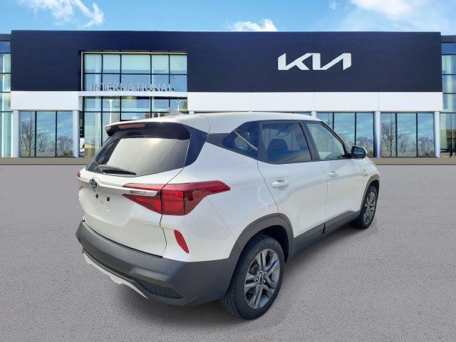 Used 2021 Kia Seltos LX AWD/4WD image 3