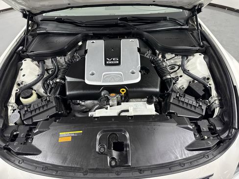 Used 2015 INFINITI Q60 Convertible w/ Premium Package RWD image 25