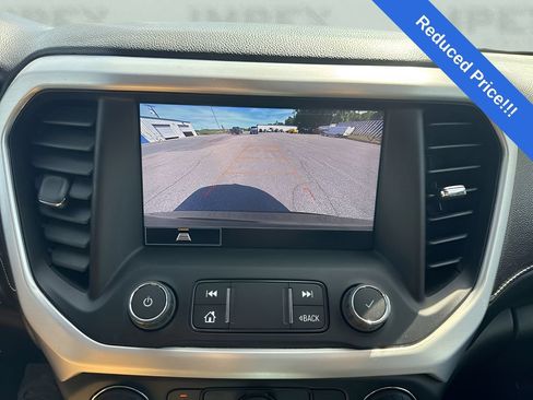 Used 2023 GMC Acadia SLE w/ Driver Convenience Package FWD image 22