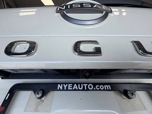Used 2023 Nissan Rogue SL AWD/4WD image 44