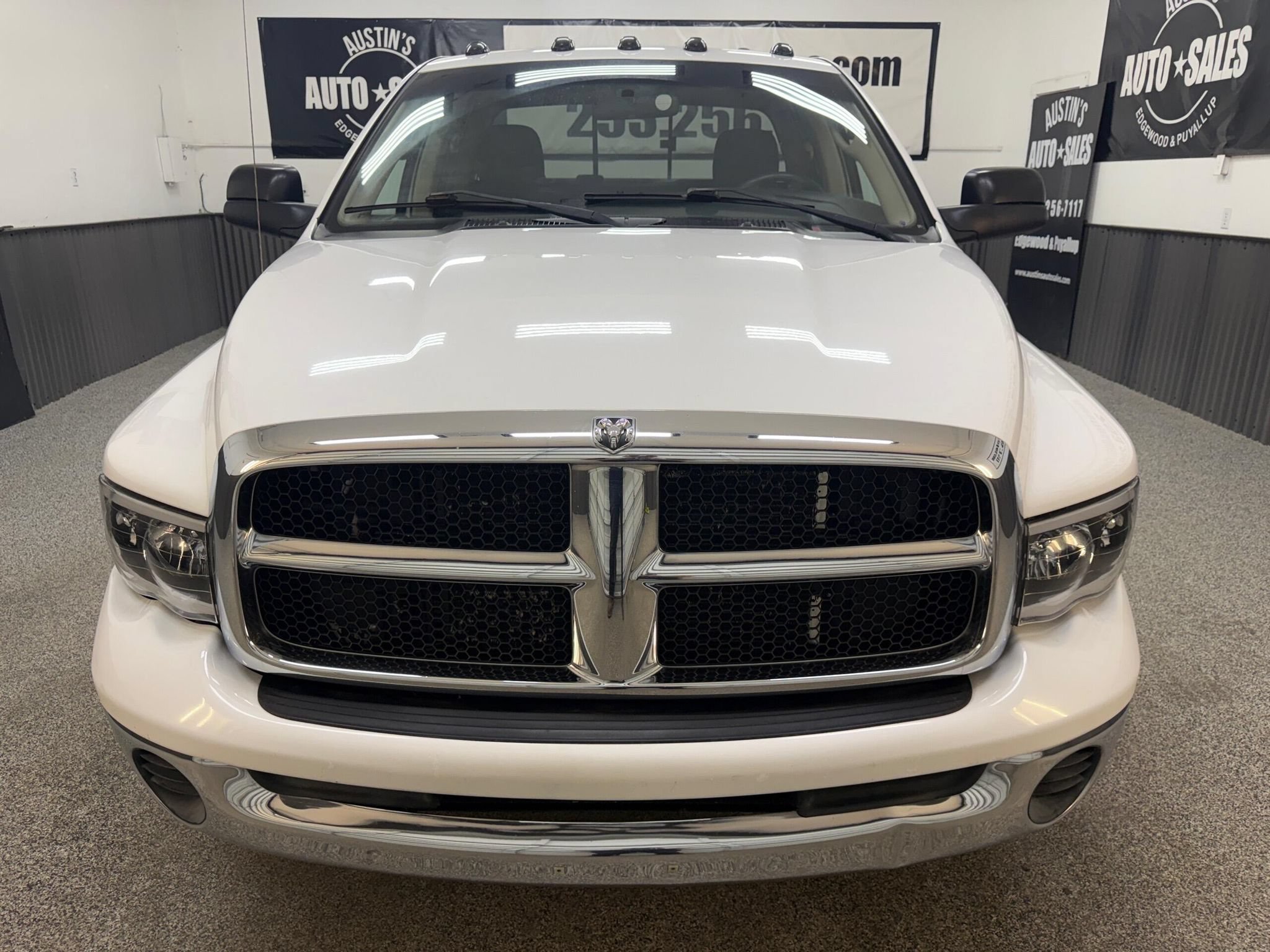 Used 2003 Dodge Ram 3500 Truck SLT RWD image 2
