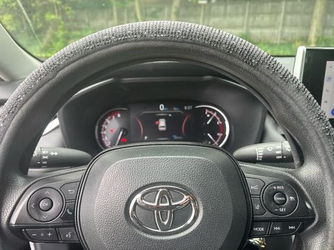 Used 2024 Toyota RAV4 LE AWD/4WD image 7