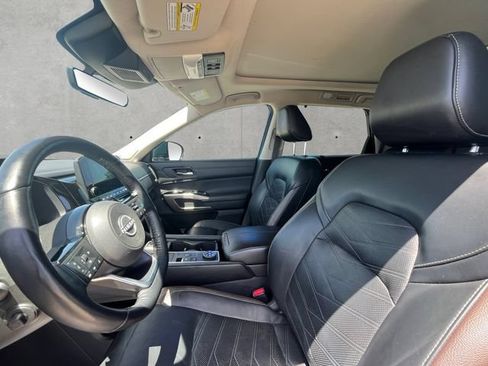 Used 2023 Nissan Pathfinder Platinum w/ Cargo Package AWD/4WD image 19