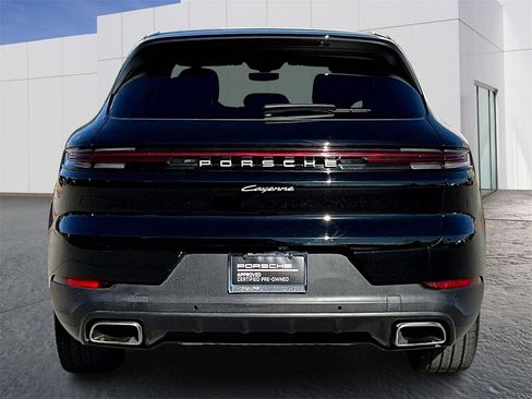 Used 2024 Porsche Cayenne image 6