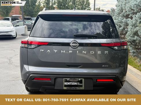Used 2025 Nissan Pathfinder SV image 7