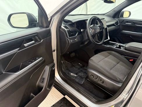 Used 2025 GMC Acadia Elevation image 31