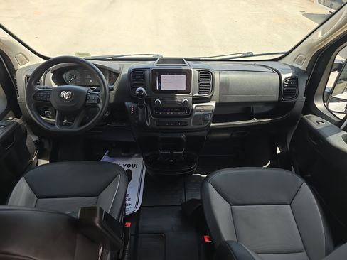 Used 2025 RAM ProMaster 2500 w/ Convenience Group FWD image 18
