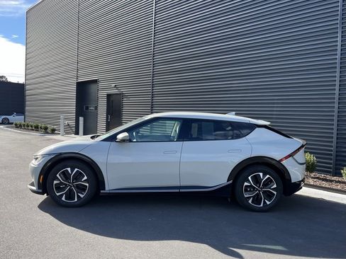Used 2023 Kia EV6 Wind image 2