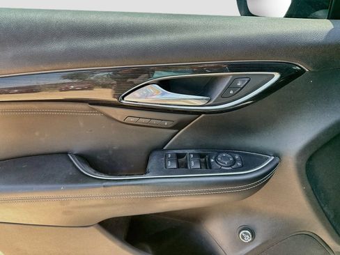 Used 2021 Buick Envision Essence w/ Sport Touring Package FWD image 9