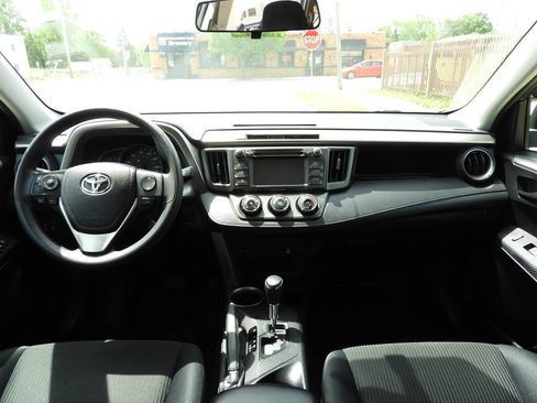 Used 2015 Toyota RAV4 LE w/ Four Season Floor Mat Package AWD/4WD image 21