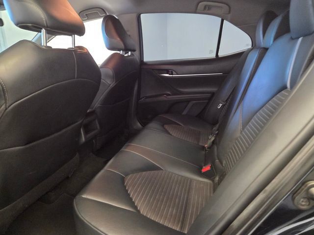 Used 2020 Toyota Camry SE FWD image 13