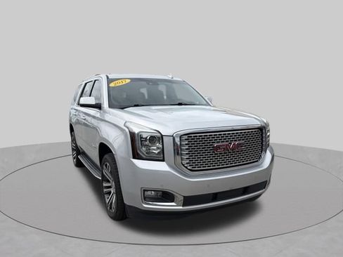 Used 2017 GMC Yukon Denali w/ Open Road Package AWD/4WD image 8