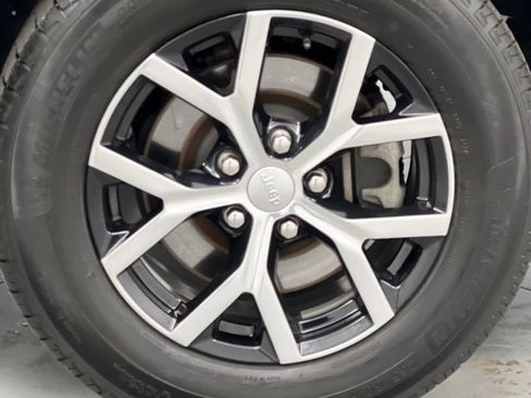 Used 2024 Jeep Grand Cherokee L Limited w/ Luxury Tech Group II image 79