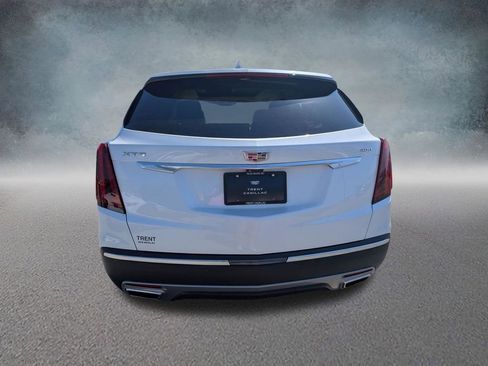 Certified 2024 Cadillac XT5 Premium Luxury w/ Technology Package FWD image 3