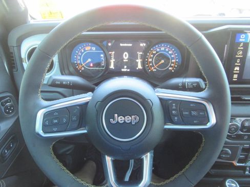 Used 2024 Jeep Wrangler Unlimited Sahara w/ Safety Group AWD/4WD image 23
