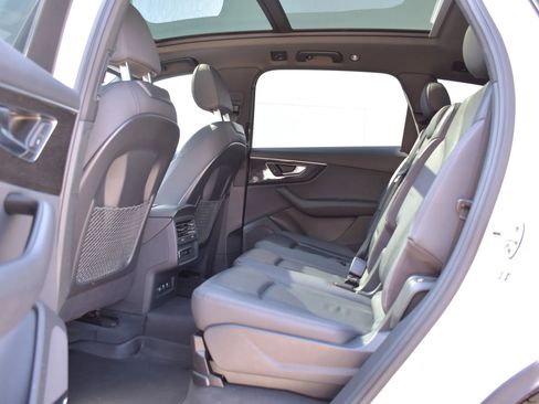 Used 2020 Audi Q7 3.0T Premium Plus w/ Premium Plus Package AWD/4WD image 28