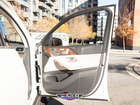 Used 2020 Mercedes-Benz GLS 580 4MATIC image 45