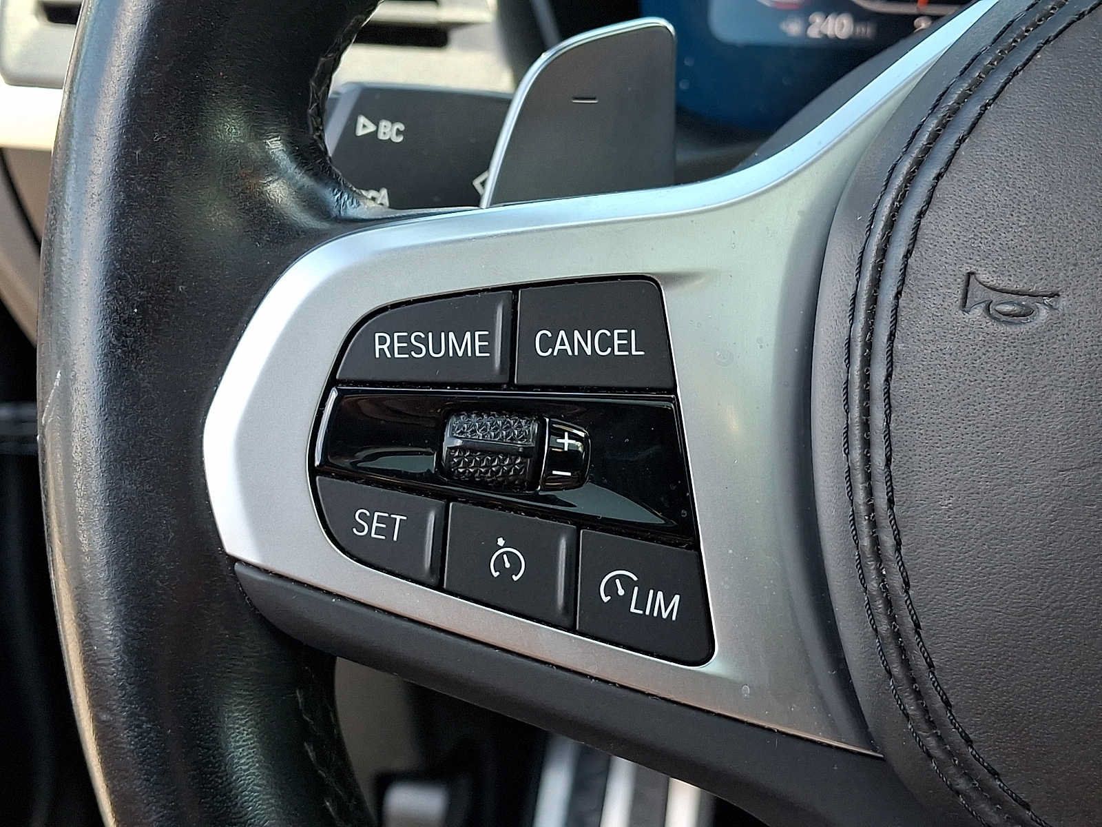 Used 2023 BMW X4 xDrive30i w/ M Sport Package AWD/4WD image 23