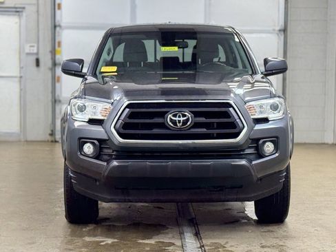 Used 2022 Toyota Tacoma SR5 image 2