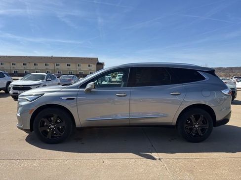 Used 2024 Buick Enclave Essence w/ Sport Touring Edition image 6