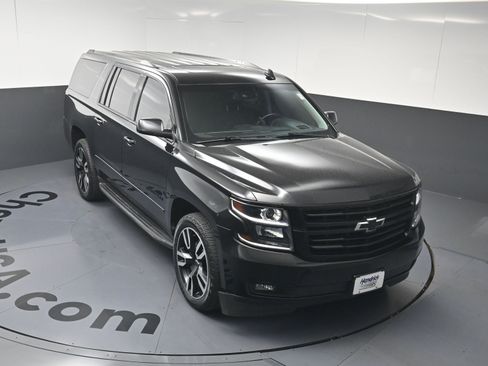 Used 2019 Chevrolet Suburban Premier AWD/4WD image 29