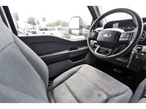 Used 2024 Ford F250 XLT w/ FX4 Off-Road Package AWD/4WD image 6