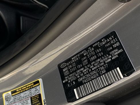 Certified 2022 Hyundai Venue Limited image 24