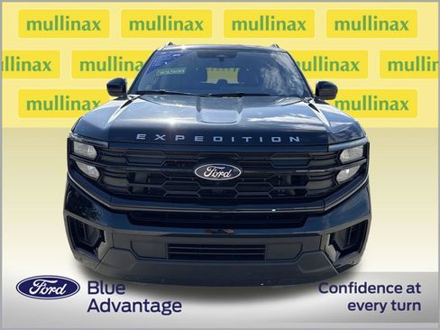 Certified 2025 Ford Expedition Active image 11