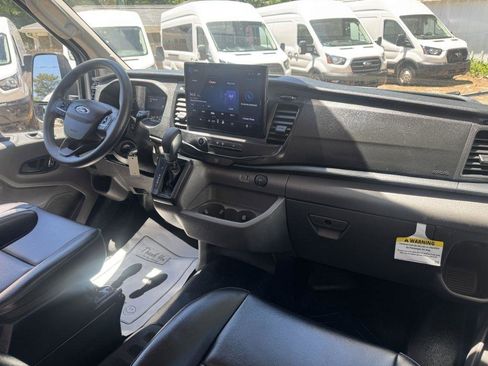 Used 2025 Ford Transit 250 148 Medium Roof RWD image 7