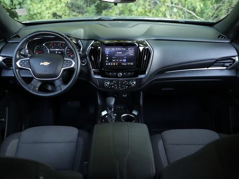Used 2023 Chevrolet Traverse LT FWD image 21