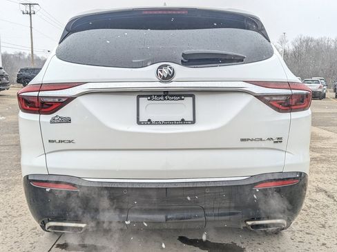 Used 2018 Buick Enclave Essence image 10