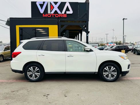 Used 2017 Nissan Pathfinder SL image 4
