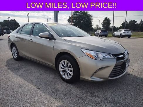 Used 2017 Toyota Camry LE FWD image 8