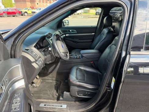 Used 2017 Ford Explorer Sport w/ Equipment Group 401A AWD/4WD image 9