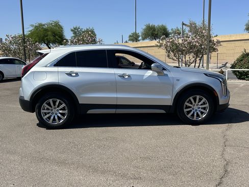 Used 2022 Cadillac XT4 Premium Luxury w/ Safety Alert Package AWD/4WD image 9