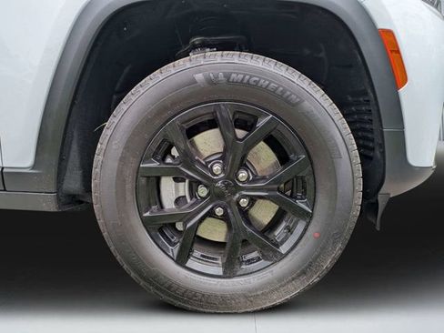 New 2026 Jeep Grand Cherokee L 2WD image 10