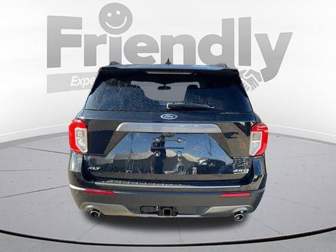 Used 2021 Ford Explorer XLT w/ Equipment Group 202A AWD/4WD image 9