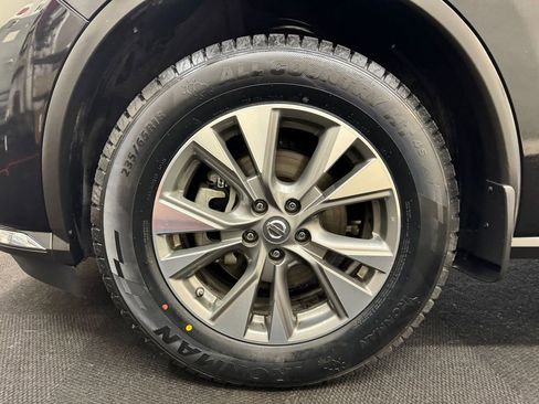 Used 2018 Nissan Murano SL w/ Moonroof Package FWD image 12