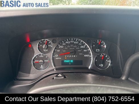 Used 2022 GMC Savana 2500 w/ Driver Convenience Package image 9