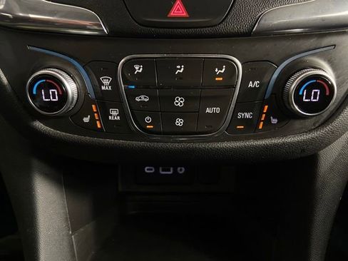 Used 2019 Chevrolet Equinox LT FWD image 9